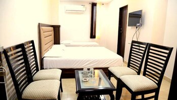 Hotel Lokpriya Inn Guestroom