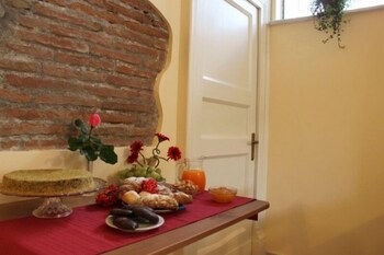Etna Akmè Breakfast Area