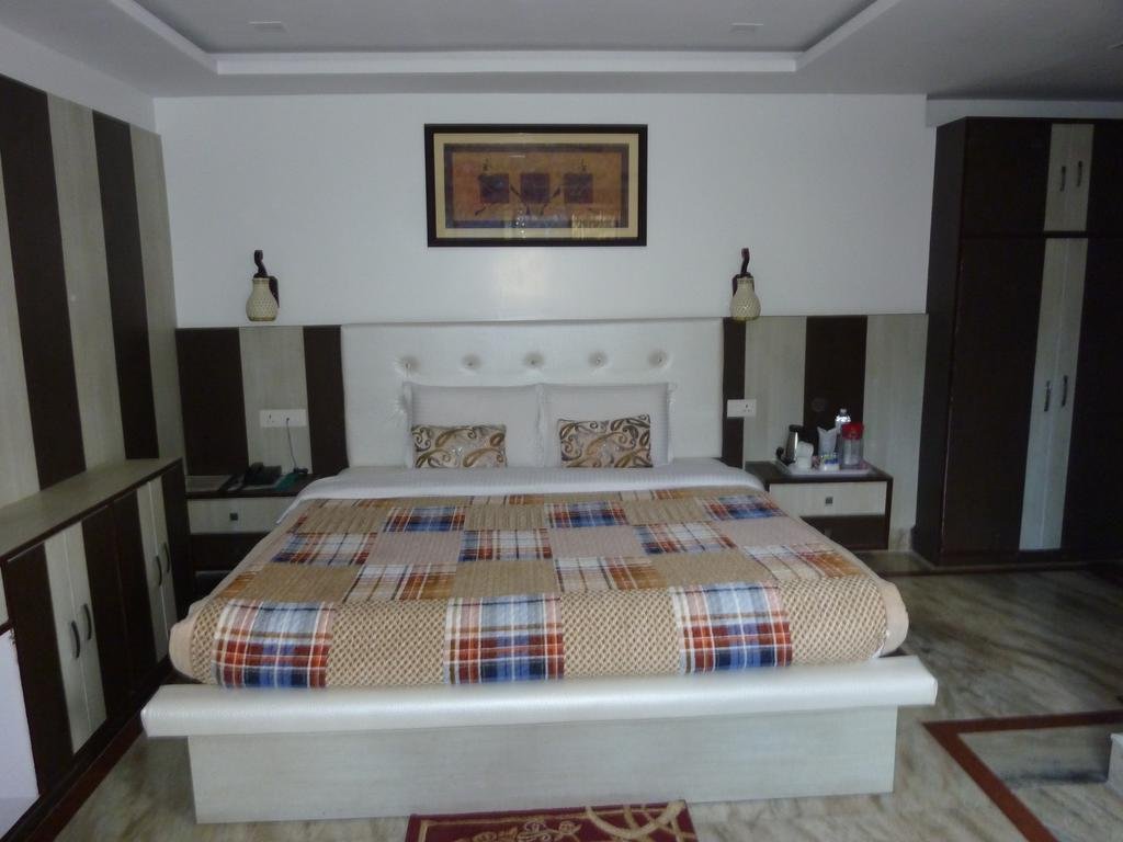 Hotel Chitrakoot Residency 