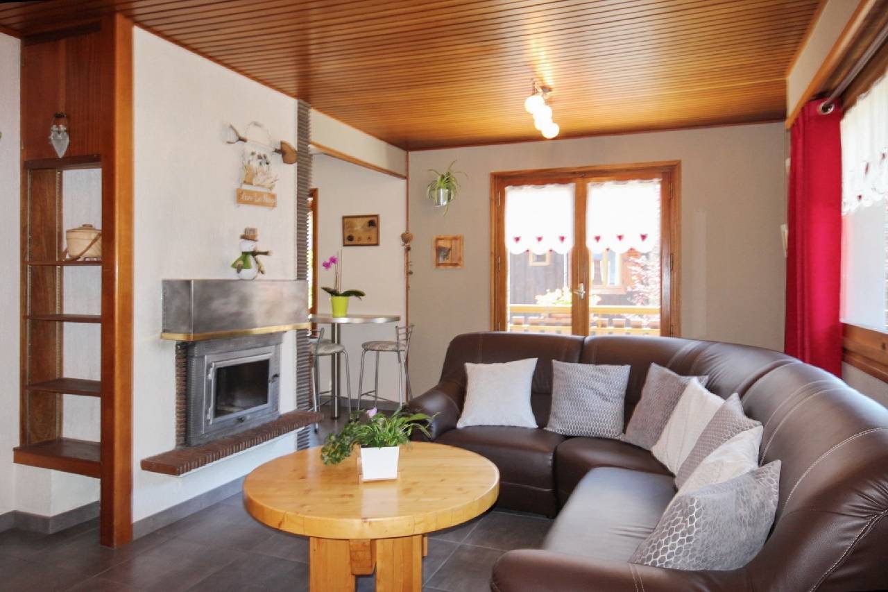 Cozy Apartment With Stunning Mountain Views In The Rhône Al 