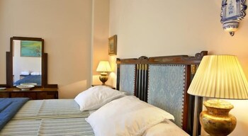 Hotel Santa Coloma Del Camino Guestroom