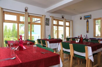 Hunder Resort Dining