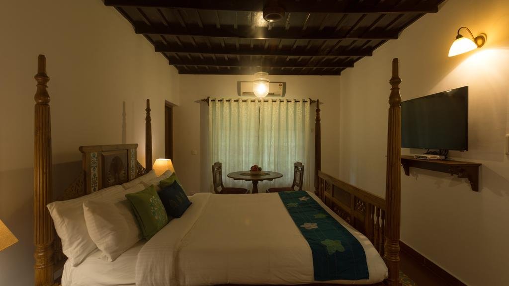 Palmgrove Lake Resort 