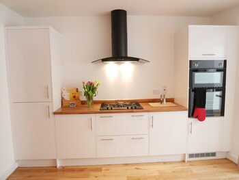 Town House Apartments Guestroom