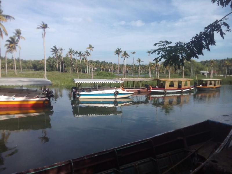 Kayaloram Resort 