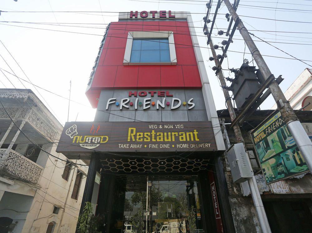 Oyo 8672 Hotel Friends 