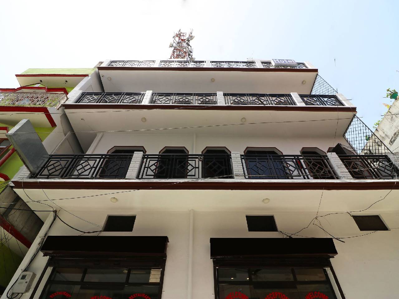 Oyo 13686 Rudraksh Hotel 