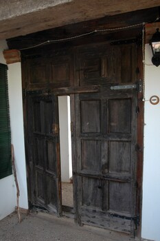 El Romerito Hotel Entrance