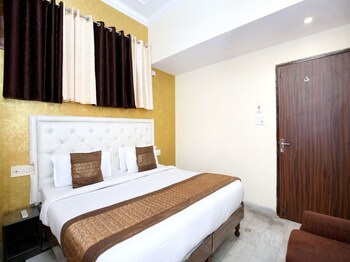 Oyo 966 Hotel Sallow International Guestroom