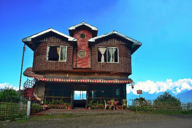 Clouds End Retreat & Cafe 