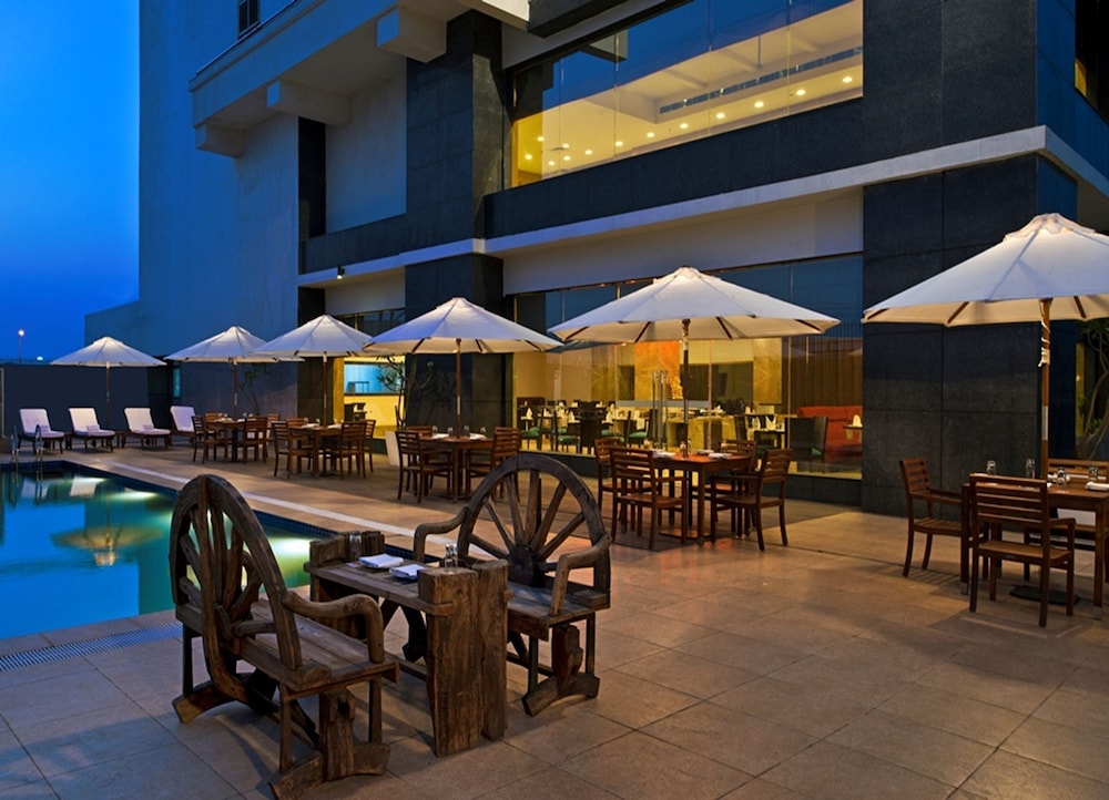 Red Fox Hotel Bhiwadi Pool