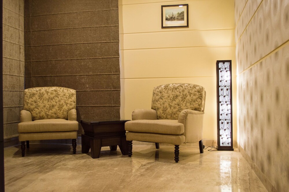 Iris Resort And Spa Living Area
