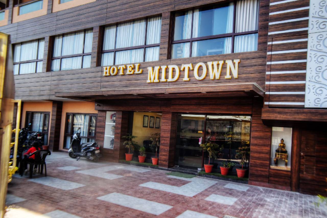 Hotel Midtown By Royal Collection 