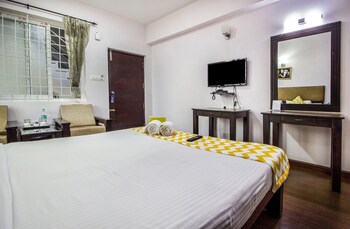 Fabhotel Selva Ganapathy's Nest Guestroom