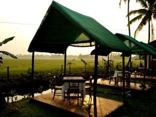 Riverine Resort 