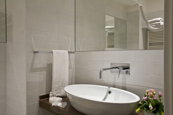 Domus Roma Bathroom