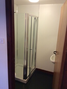 The Stag Hotel Bathroom Shower