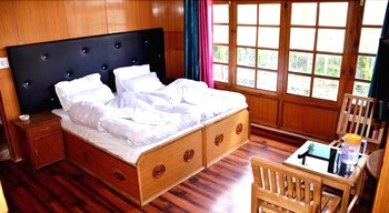 Hotel Snow Lion Guestroom