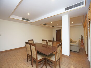 Oyo 16565 Karnal Haveli Dining