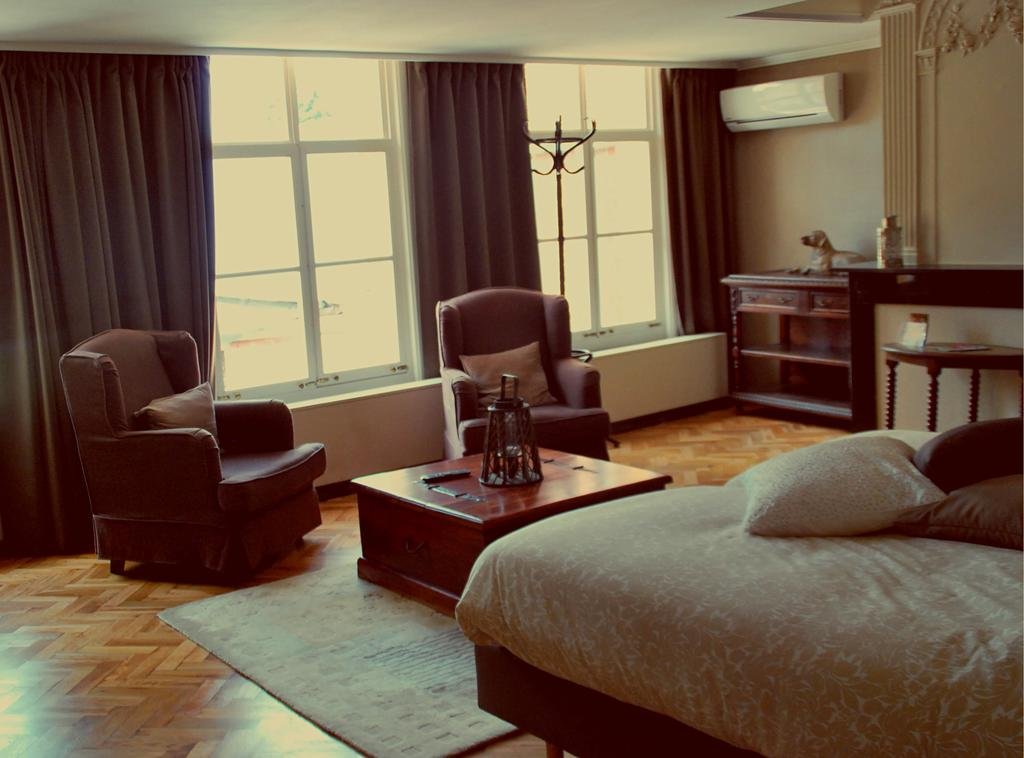 Skindles Guesthouse 
