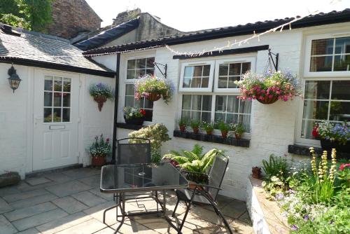 Courtyard Cottage 