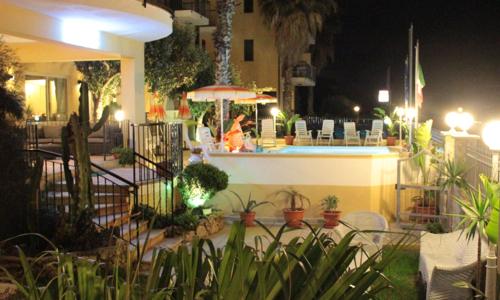 Lion's Hotel 