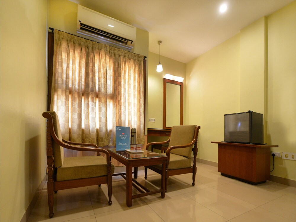 Oyo 3420 Hotel Ashoka Guestroom