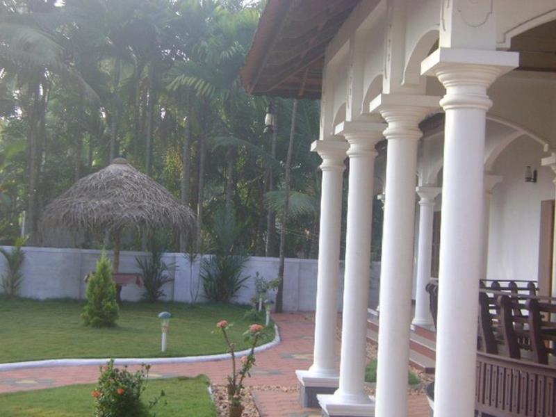 Sunny Days Homestay Alleppey (سونی دیس هومستی آلپی) 