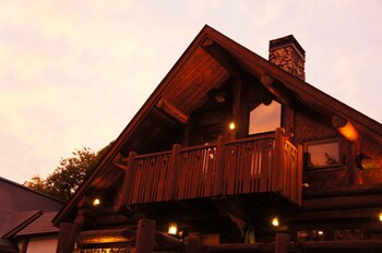 Mori No Log Hotel Kamloops Hotel Front