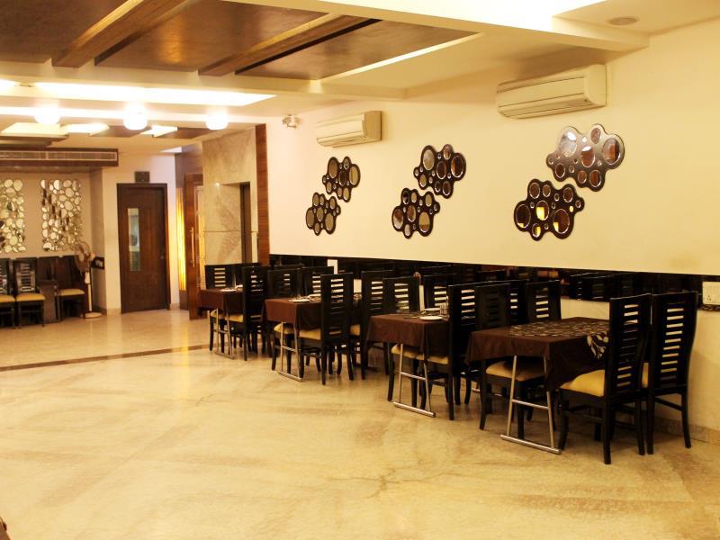 Oyo Rooms Taj East Gate Road 