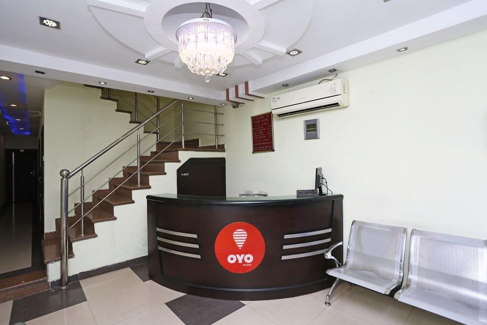 Oyo 8909 Hotel Grand 