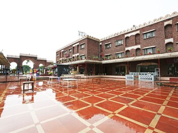 Oyo 16565 Karnal Haveli Property Grounds