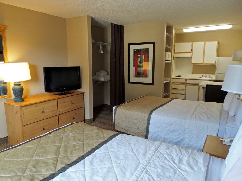 Extended Stay America Boca Raton Commerce Studio Suite - 2 Full Beds