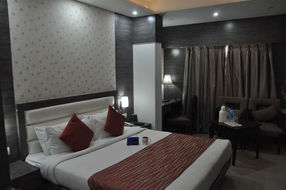 Oyo Premium Gwalior City Centre 