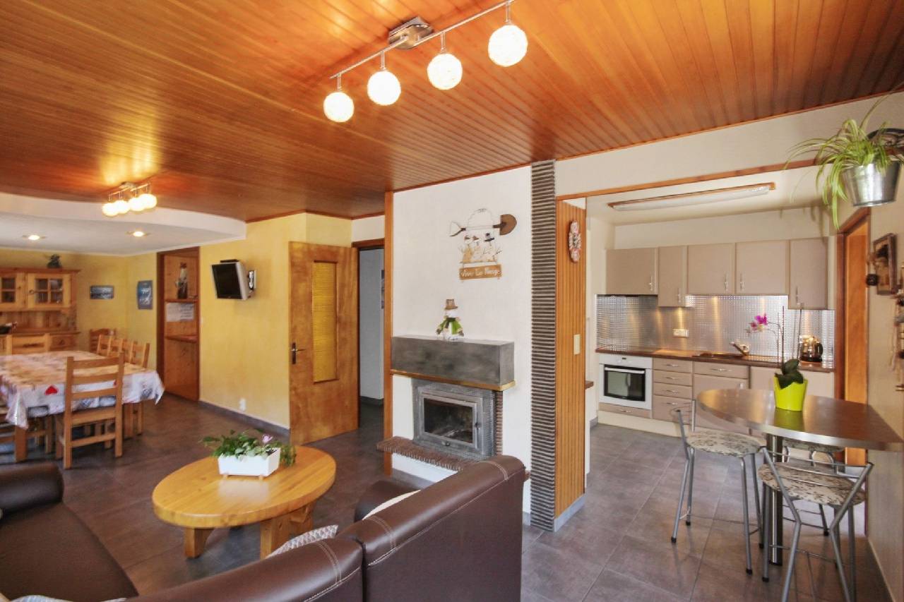 Cozy Apartment With Stunning Mountain Views In The Rhône Al 