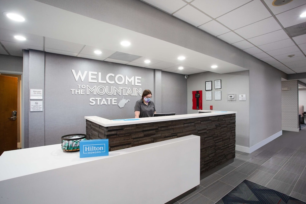 Hampton Inn Elkins - photo 4