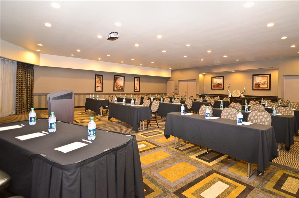 Best Western Premier Crown Chase Inn & Suites Classroom Setup