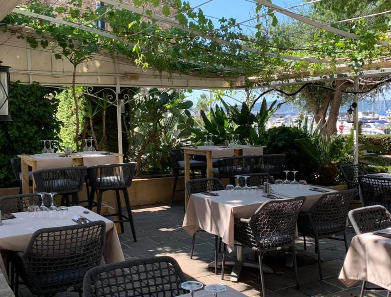 Les Palmiers Restaurant