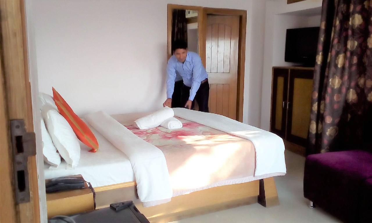 Hotel Ganesha Inn 