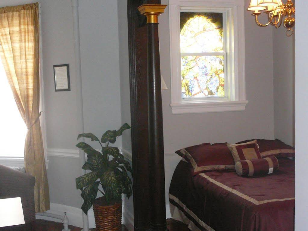 463 Beacon Street Guest House 