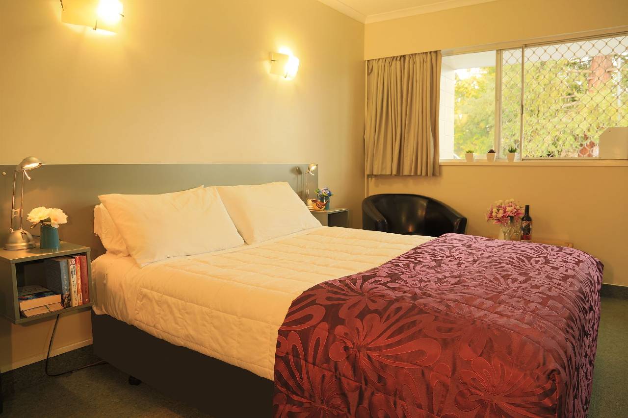 Alpin Motel & Conference Centre (آلپین موتل و كونفرنس سنتر) 