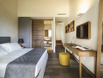 Relais San Giuliano Guestroom