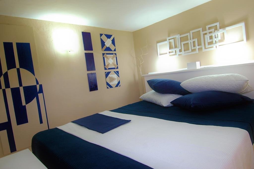Virna House 