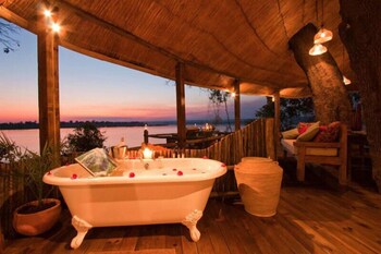 Tongabezi Lodge Deep Soaking Bathtub