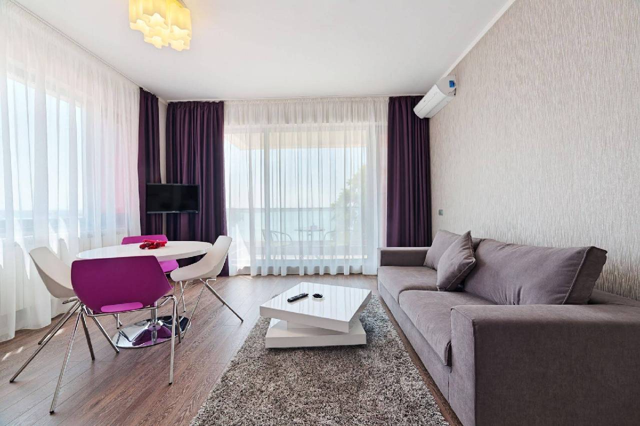 Hotel Tomis 