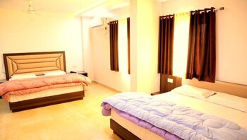 Hotel Lokpriya Inn Guestroom