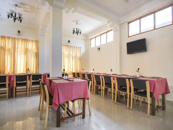 Oyo 11388 Hotel Dimbir Regency Restaurant
