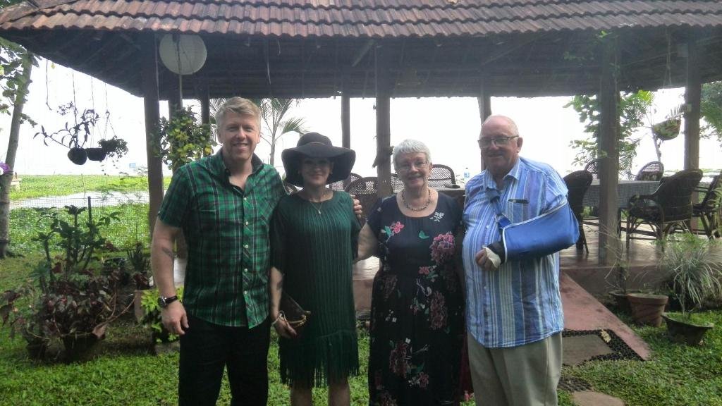 Lovedale Lakeside Homestay 