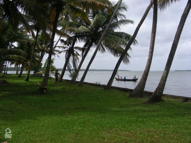 Vembanad House Boutique Back Water Homestay 