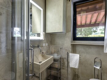 Borgo Iesolana Bathroom